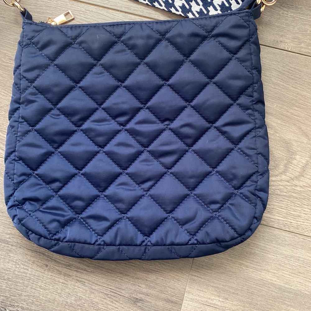 Social Threads quilted crossbody bag. - Picture 2 of 4